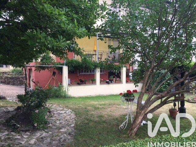 Maison - 188 m² - 8 pièces