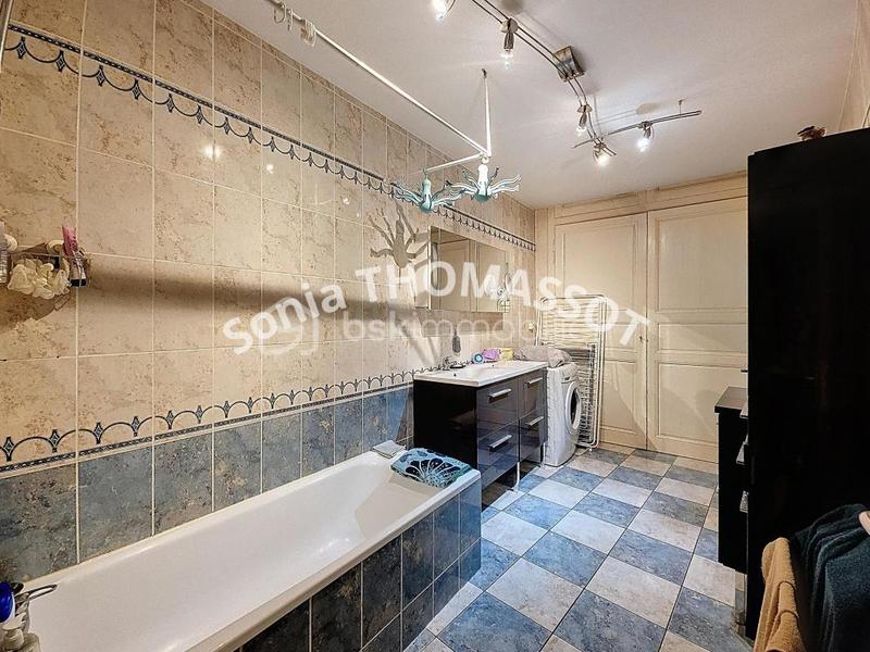 Appartement - 110 m² - 4 pièces
