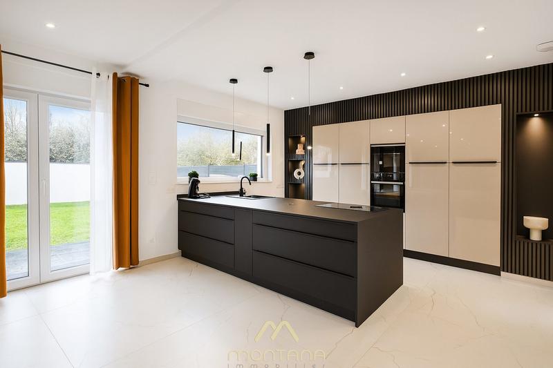 Villa - 200 m² - 6 pièces