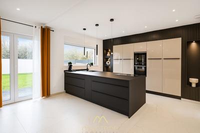 Villa - 200 m² - 6 pièces