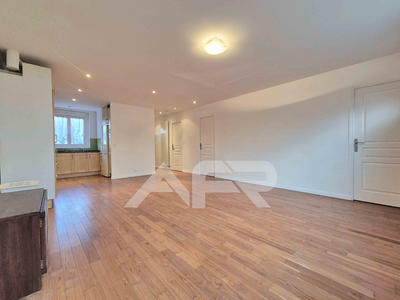 Maison - 61 m² - 3 pièces