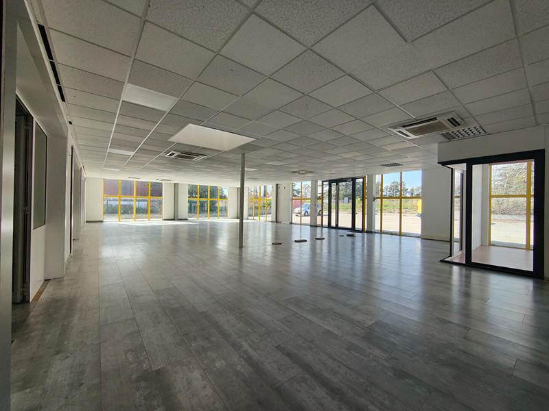 Local commercial - 500 m² - 4 pièces