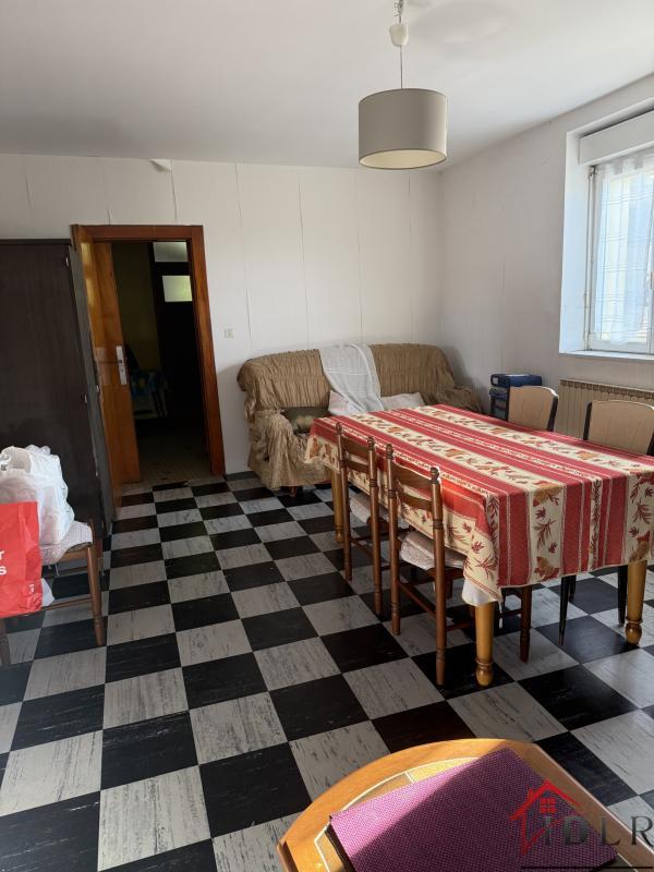 Maison - 185 m² - 18 pièces