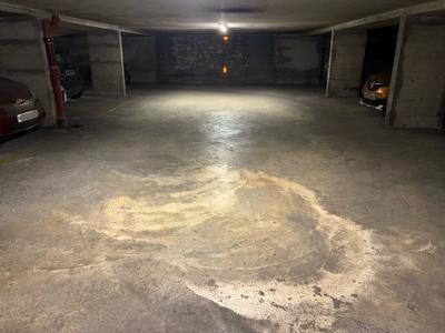 Parking / Garage - 11 m²