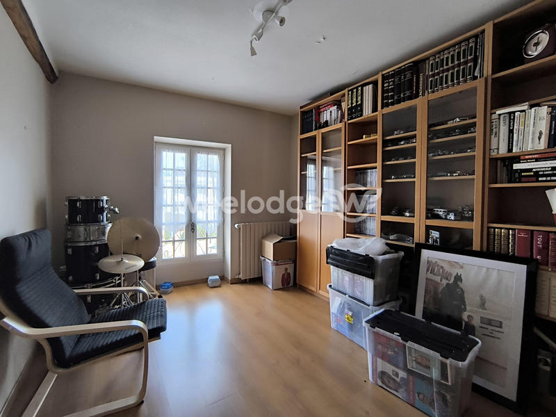 Maison ancienne - 181 m² - 10 pièces