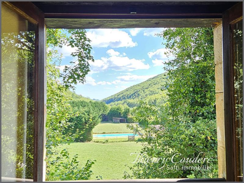 Maison - 213 m² - 9 pièces