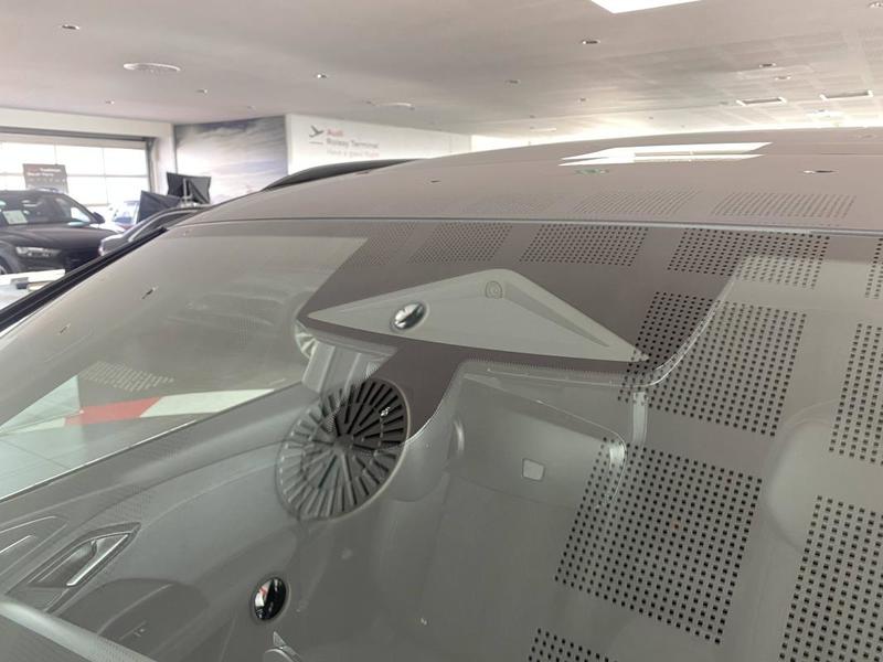 Audi q6 e-tron 306 ch 100 kWh performance s line