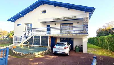 Maison traditionnelle - 186 m² - 7 pièces