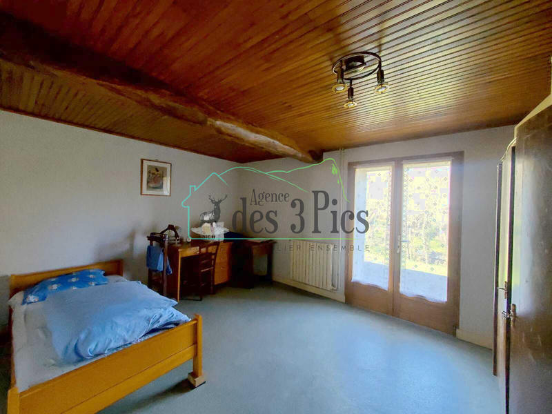 Maison - 210 m² - 6 pièces