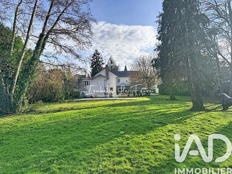 Maison - 202 m² - 9 pièces