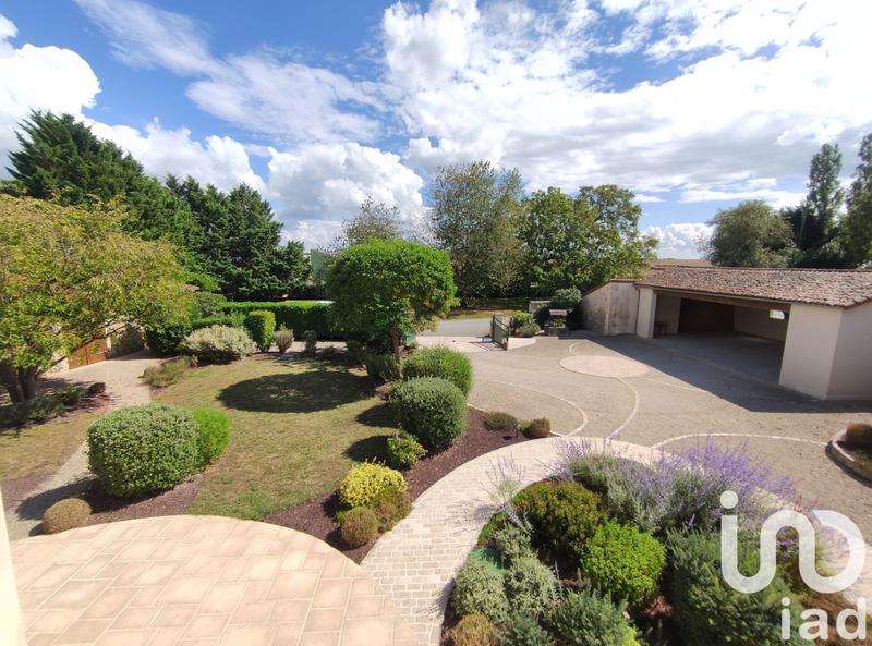 Maison - 228 m² - 8 pièces