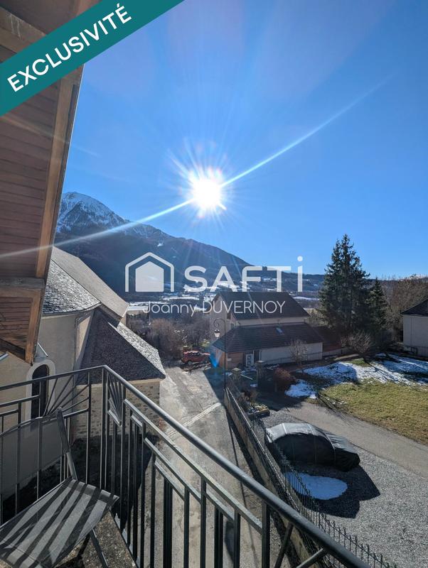 Maison - 238 m² - 8 pièces