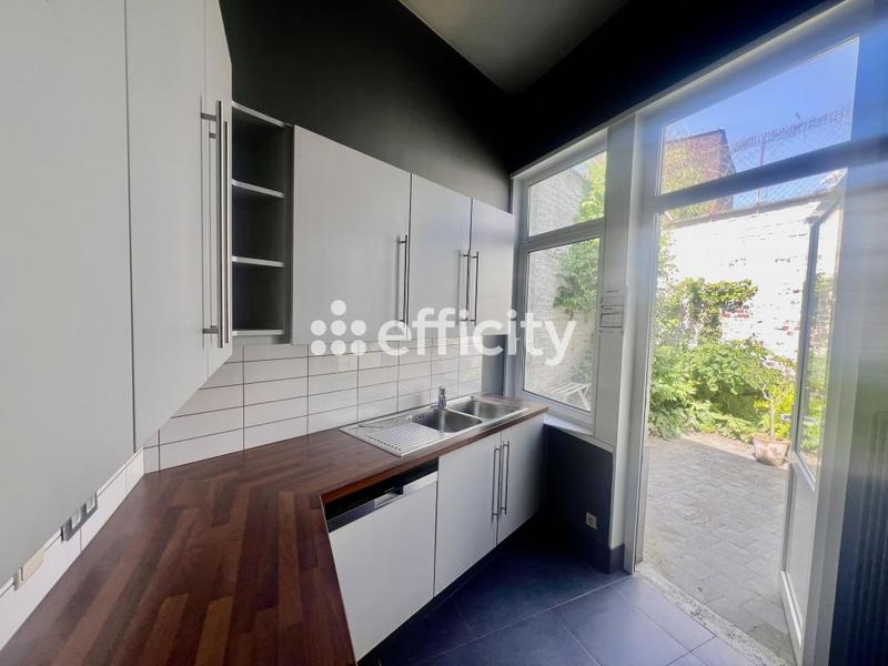 Maison - 205 m² - 7 pièces