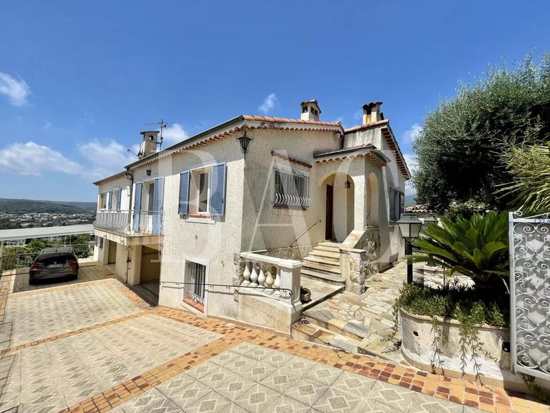 Villa - 350 m² - 7 pièces