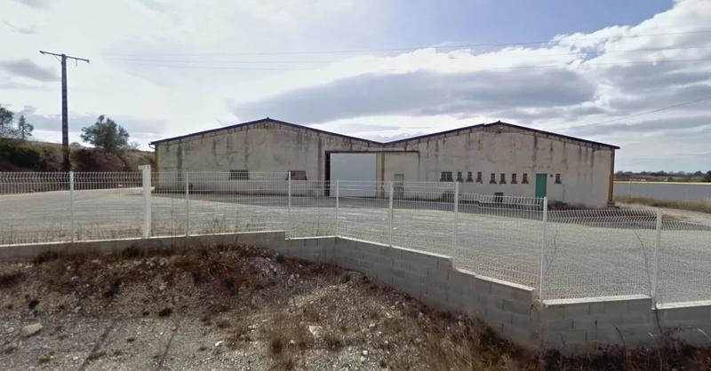 Local commercial - 4 860 m²