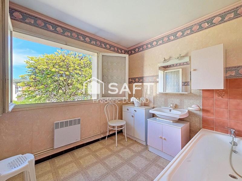 Maison - 94 m² - 5 pièces