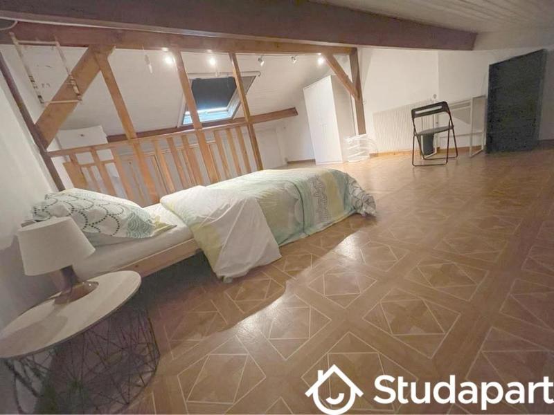 Chambre - 13 m² - 1 pièce