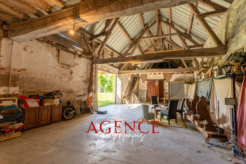 Propriété - 230 m² - 6 pièces