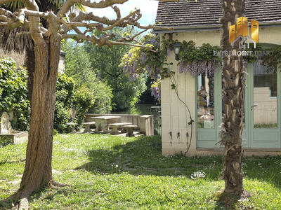 Maison - 300 m² - 10 pièces