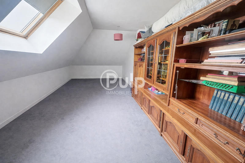 Pavillon - 220 m² - 8 pièces