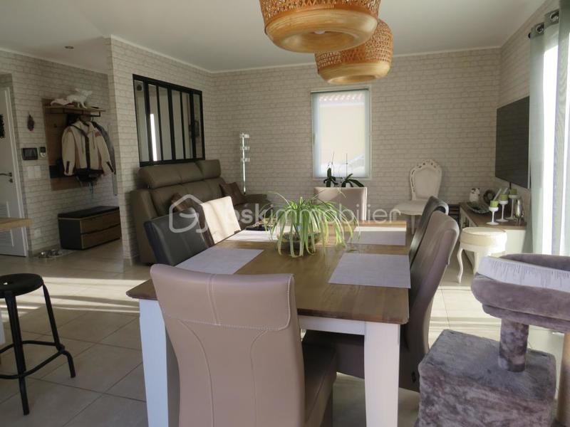 Maison - 90 m² - 4 pièces