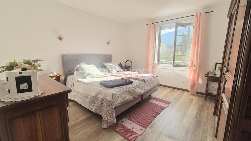 Maison - 297 m² - 10 pièces