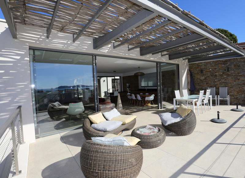 Villa - 300 m² - 9 pièces