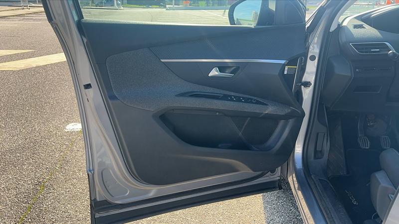 Peugeot 3008 II 1.5 BlueHDi 130 Active Business