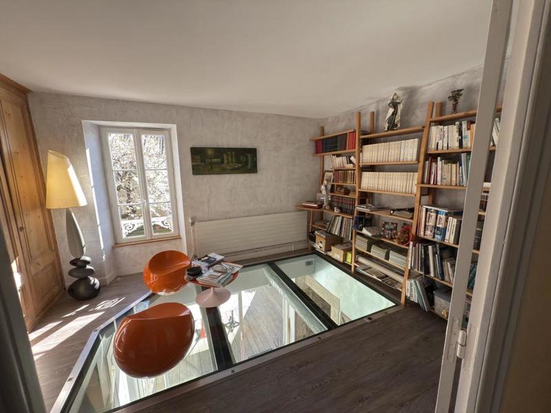 Demeure - 450 m² - 10 pièces