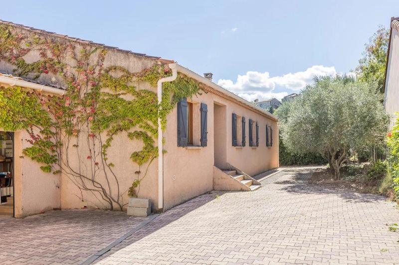 Maison - 156 m² - 6 pièces