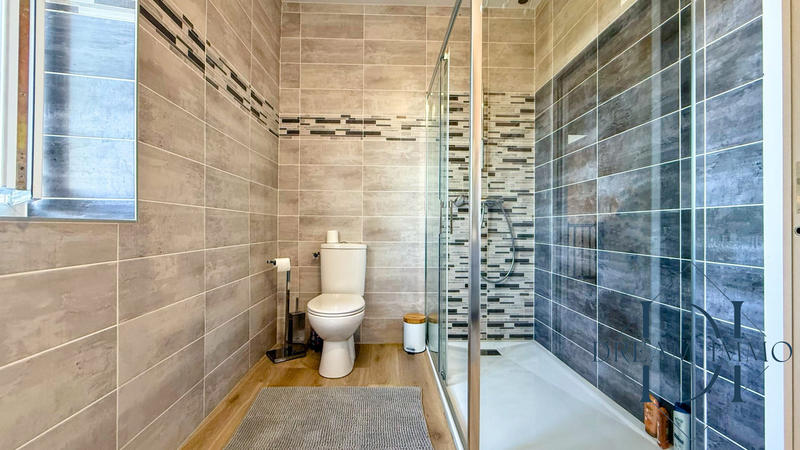 Maison - 180 m² - 6 pièces