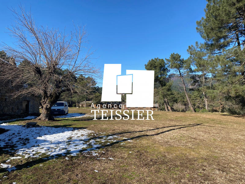 Maison - 270 m² - 18 pièces