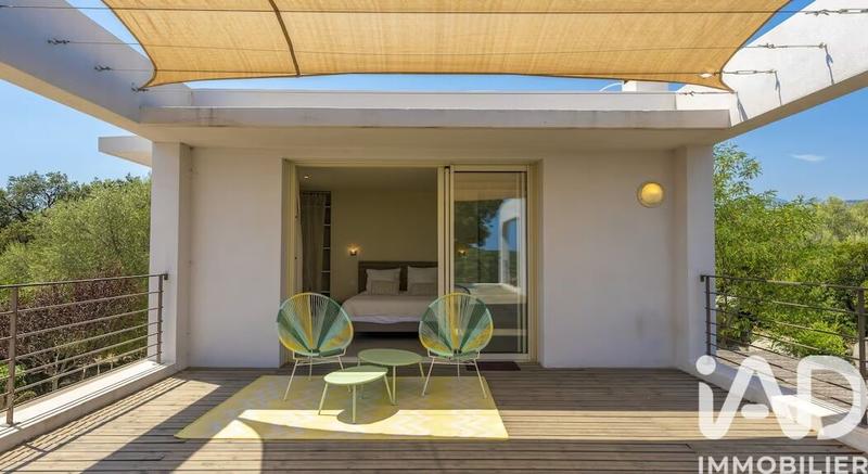 Maison - 180 m² - 4 pièces