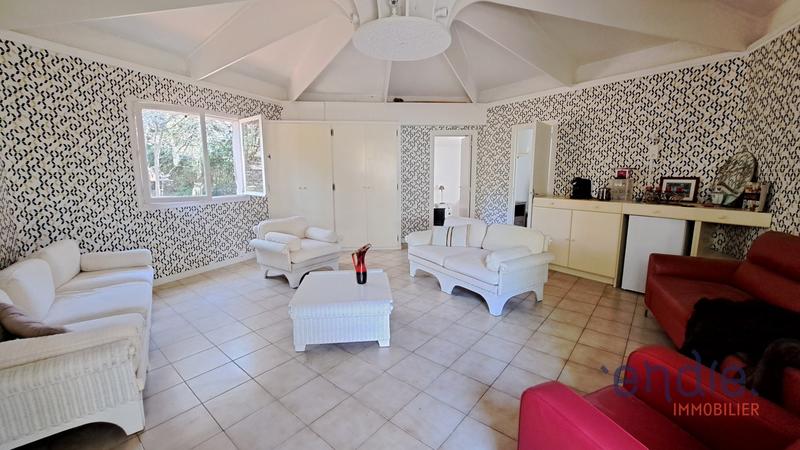 Maison - 183 m² - 6 pièces