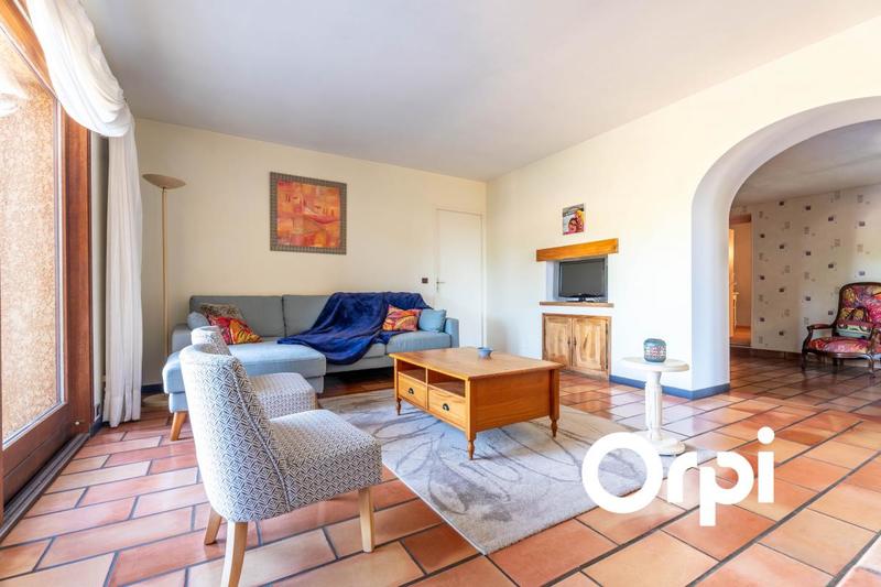 Maison - 240 m² - 6 pièces