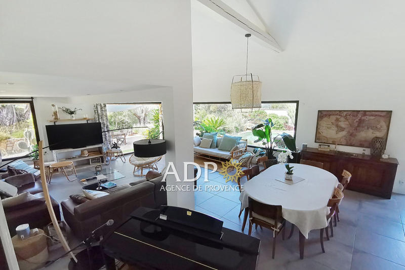 Maison contemporaine - 170 m² - 7 pièces