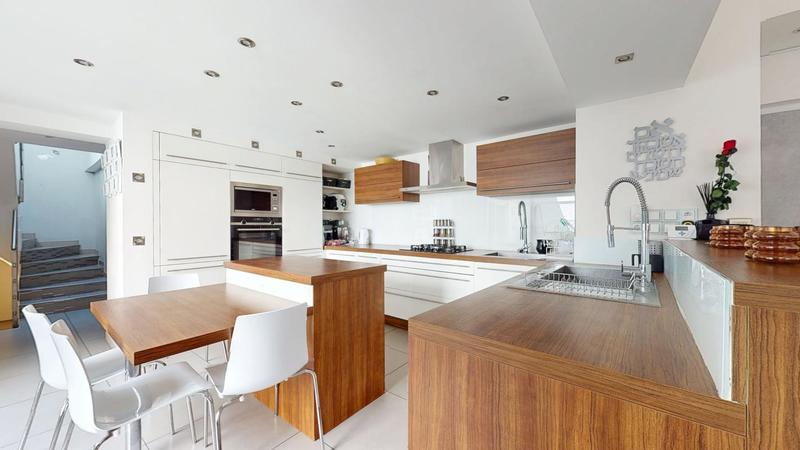 Loft - 160 m² - 4 pièces