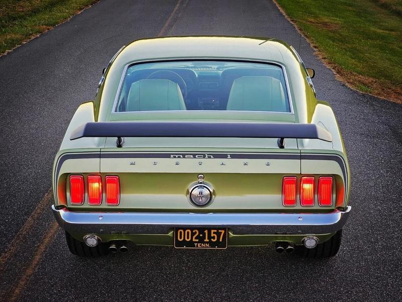 Ford Mustang fastback mach1 code R
