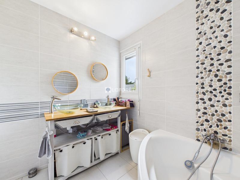 Maison - 192 m² - 8 pièces