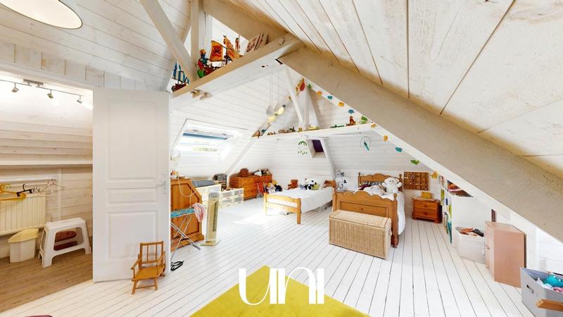 Maison - 415 m² - 16 pièces