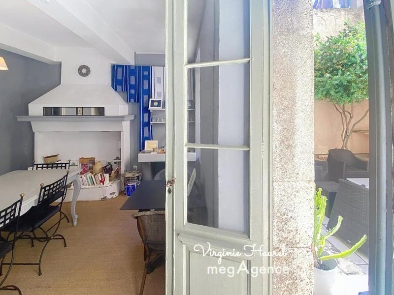 Maison - 270 m² - 10 pièces