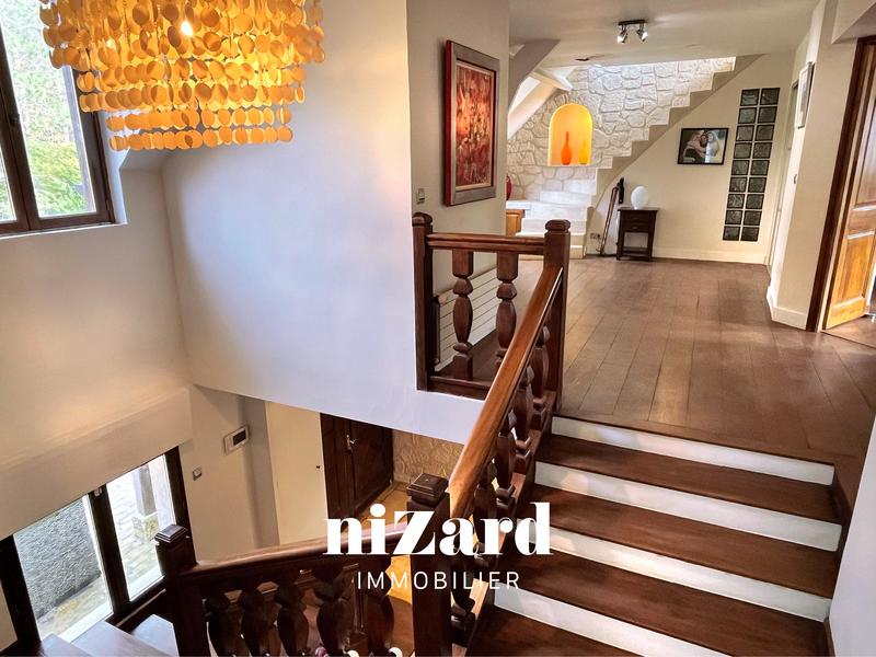 Propriété - 500 m² - 13 pièces