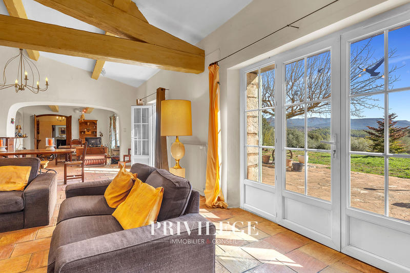 Propriété - 640 m² - 18 pièces