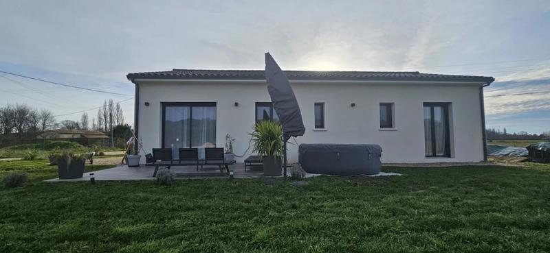 Maison - 90 m² - 4 pièces