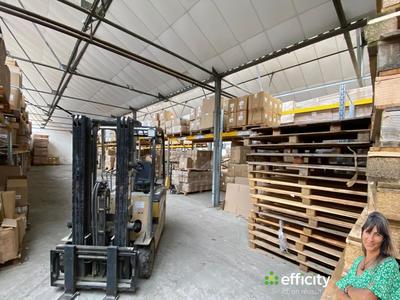 Entrepôt - 850 m²