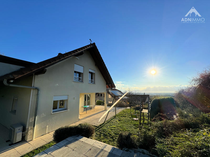 Maison - 205 m² - 6 pièces