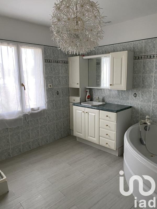 Maison - 200 m² - 7 pièces