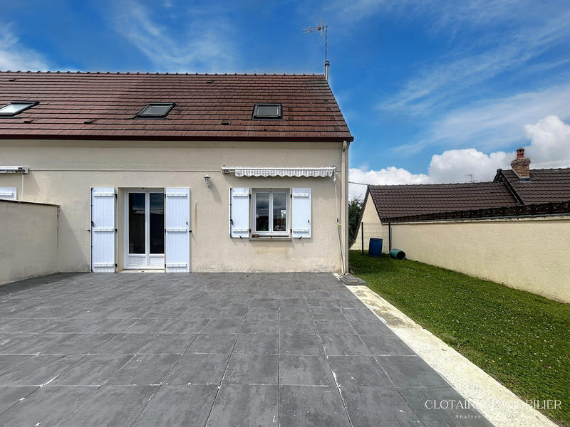 Maison - 90 m² - 5 pièces