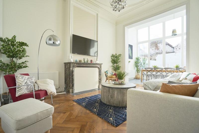 Demeure - 233 m² - 11 pièces