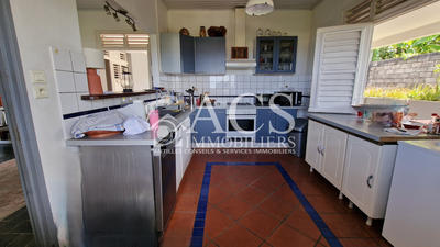 Maison - 217 m² - 4 pièces